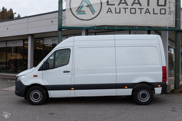 Mercedes-Benz Sprinter 2