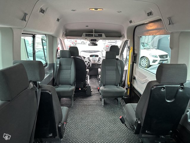 Ford Transit 8