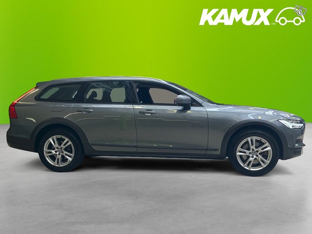 Volvo V90 Cross Country 2