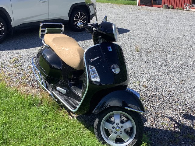 Piaggio Vespa GTS 250 ie Skootteri, kuva 1