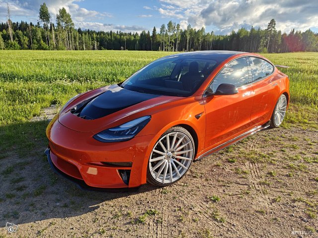 Tesla Model 3 10