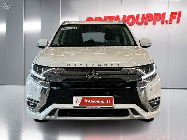 Mitsubishi Outlander PHEV 2