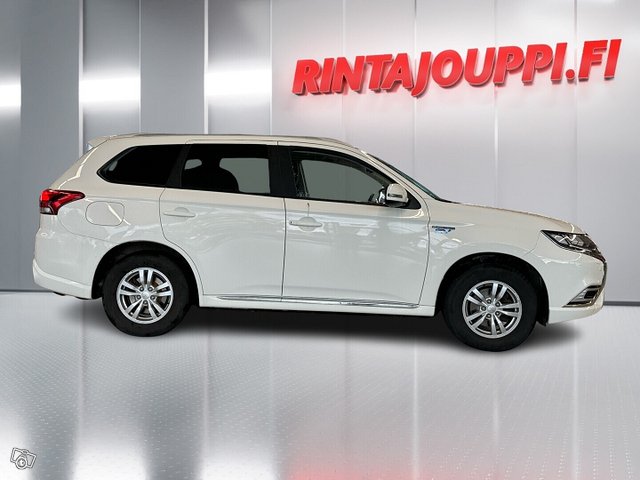 Mitsubishi Outlander PHEV 3