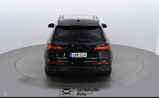 Audi Q7 6