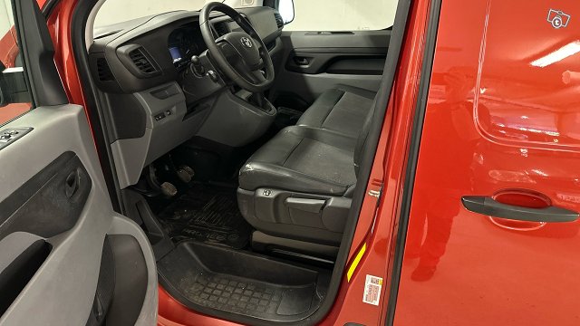 Toyota Proace 8