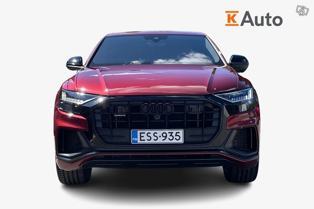 AUDI Q8 4