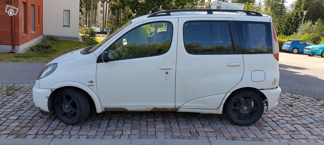 Toyota Yaris, kuva 1