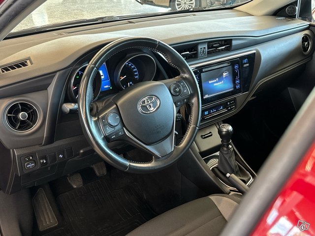 Toyota Auris 7