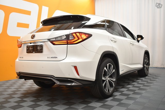 Lexus RX 8