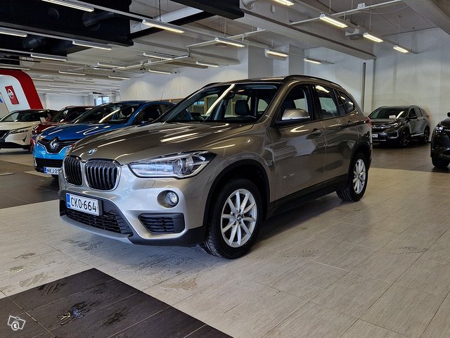 BMW X1, kuva 1