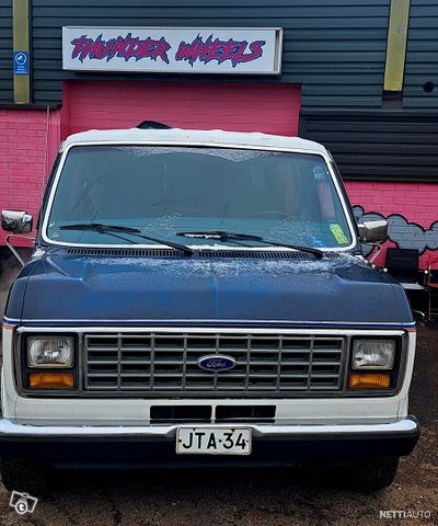 Ford Econoline 3