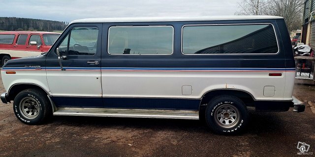 Ford Econoline 4