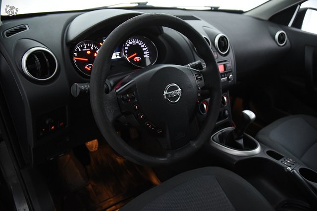 Nissan Qashqai+2 13