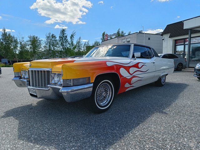 Cadillac De Ville