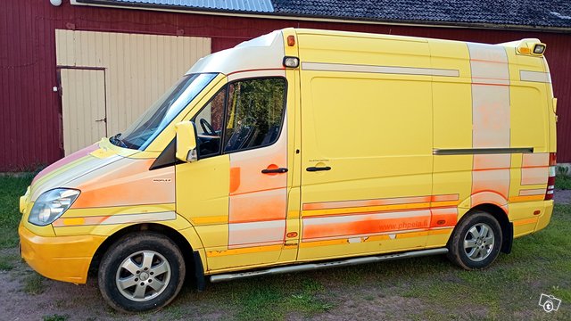 Mercedes-Benz Sprinter 4