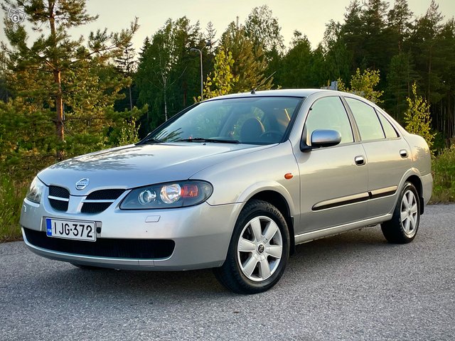 Nissan Almera