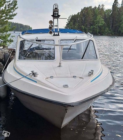 BELLA 640 HT moottorivene 3