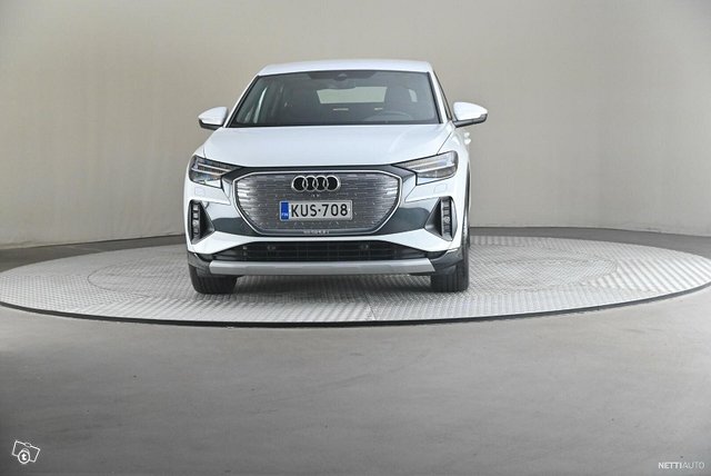 Audi Q4 E-tron 3