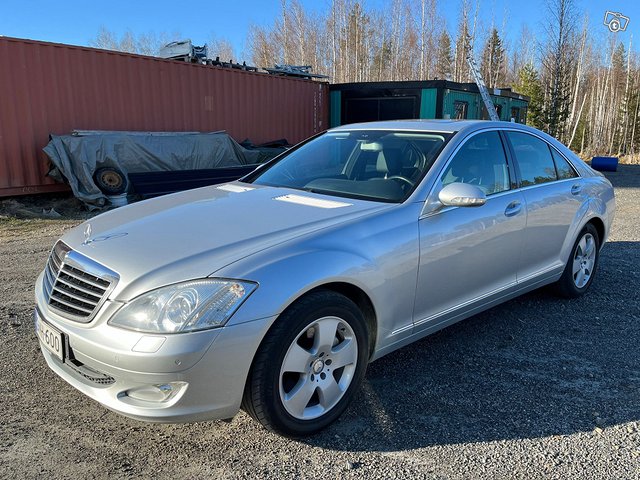 Mercedes-Benz S 320, kuva 1