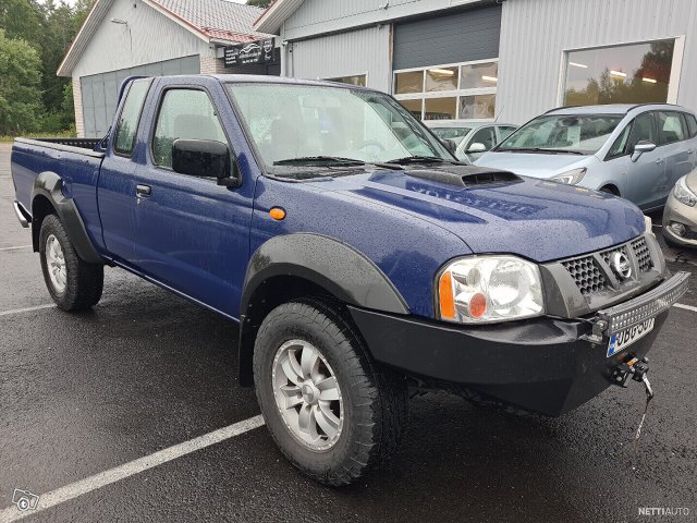 Nissan NP300