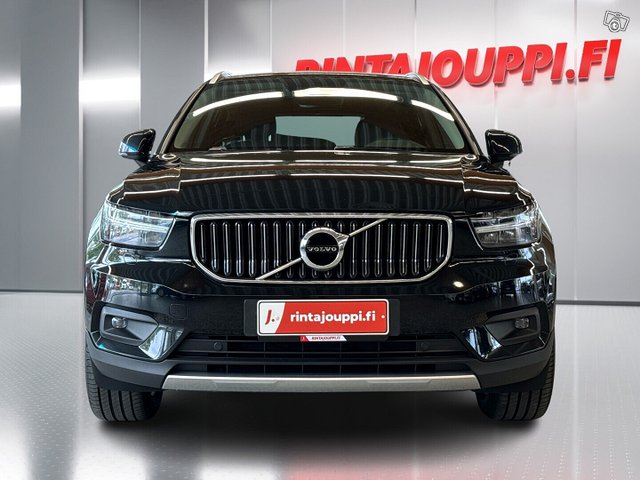 Volvo XC40 3