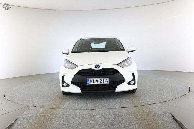 Toyota Yaris 8