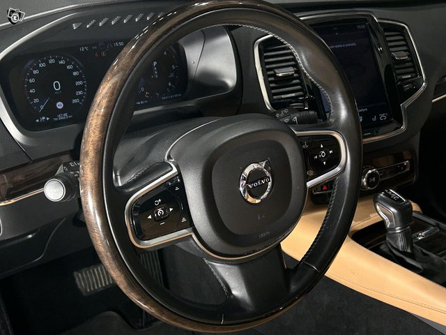 Volvo XC90 6