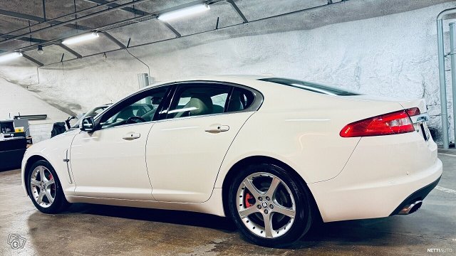 Jaguar XF 10