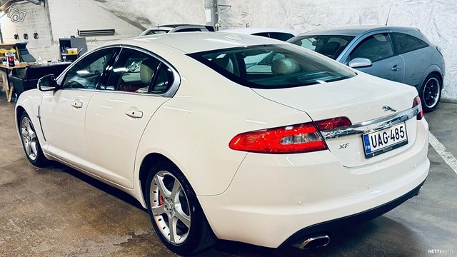 Jaguar XF 11