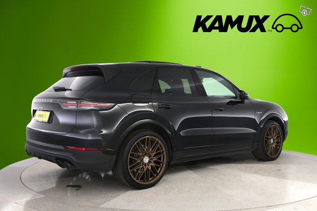 Porsche Cayenne 2