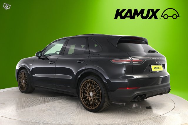 Porsche Cayenne 5