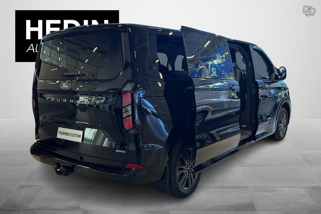 Ford Tourneo Custom 2