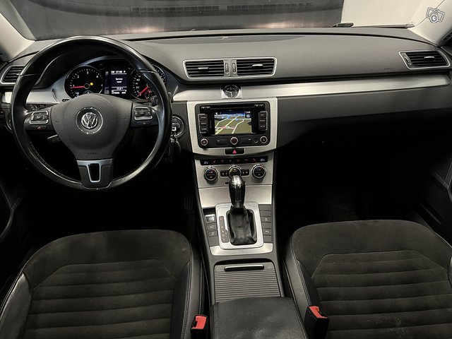 Volkswagen Passat 10