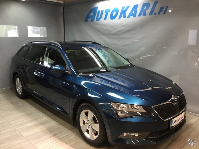 SKODA SUPERB 1