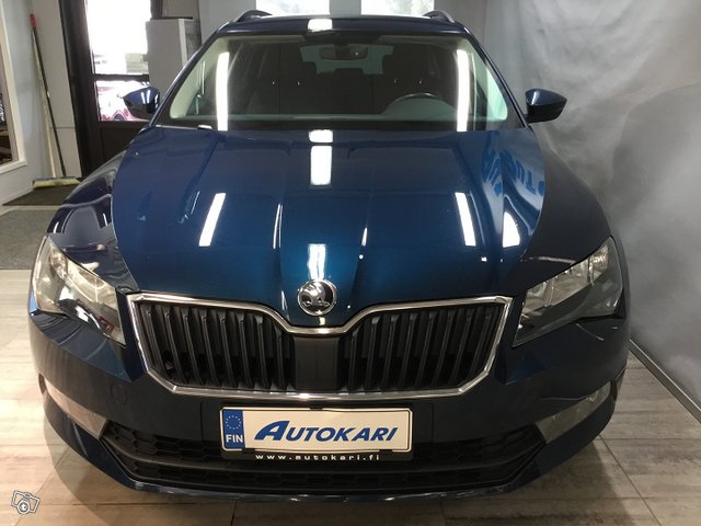 SKODA SUPERB 5