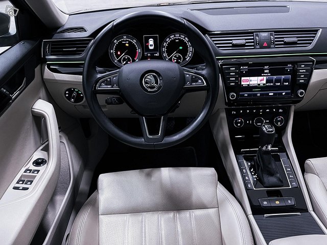 Skoda Superb 6