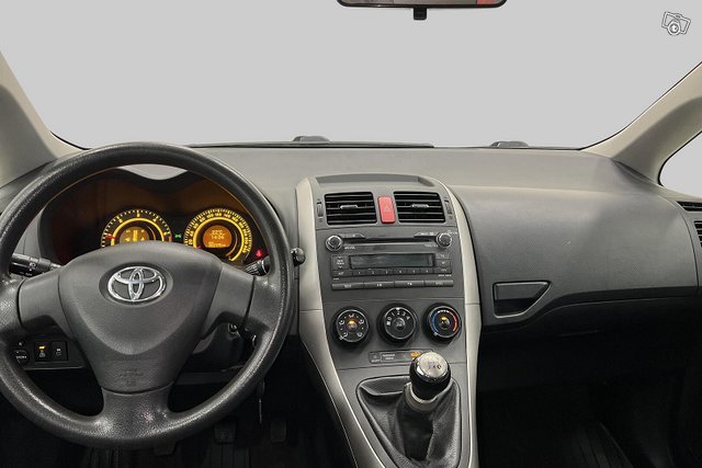 Toyota Auris 12