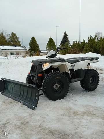 Polaris 570 EPS, kuva 1