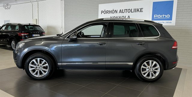 VOLKSWAGEN Touareg 2