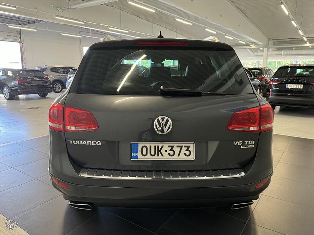 VOLKSWAGEN Touareg 4