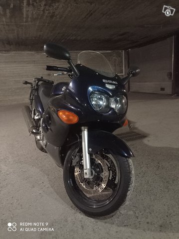 Suzuki GSX 750F 2