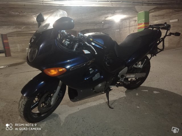 Suzuki GSX 750F 4