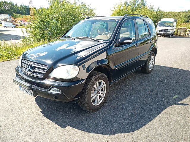 Mercedes-Benz ML 400 1