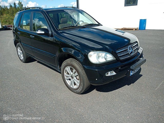 Mercedes-Benz ML 400 2