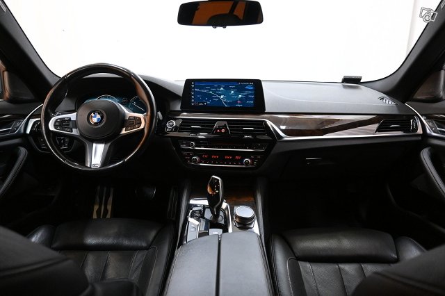 BMW 520 11