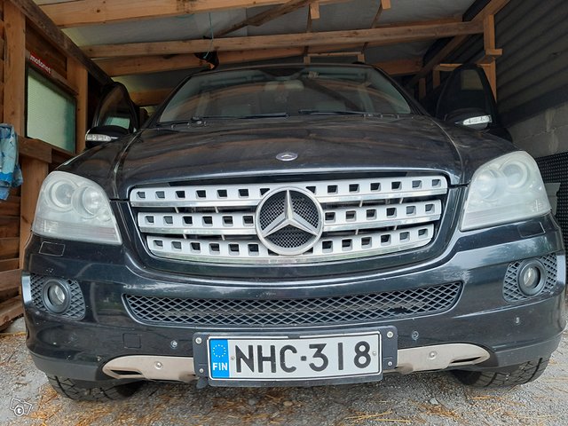 Mercedes-Benz ML, kuva 1