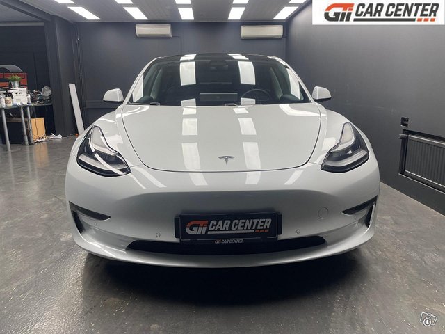 Tesla Model 3 2