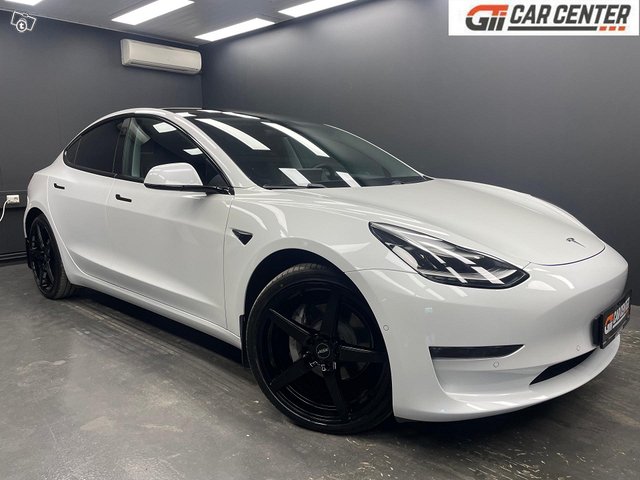 Tesla Model 3 5