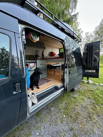 Ford Transit off-grid retkeilyauto, kuva 1