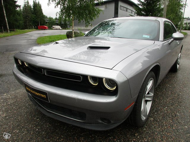 Dodge Challenger 1